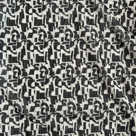 Baum und Pferdgarten Women's Jodi Geometric Mock Neck Mesh Top‎ Black White XS - Picture 6 of 11